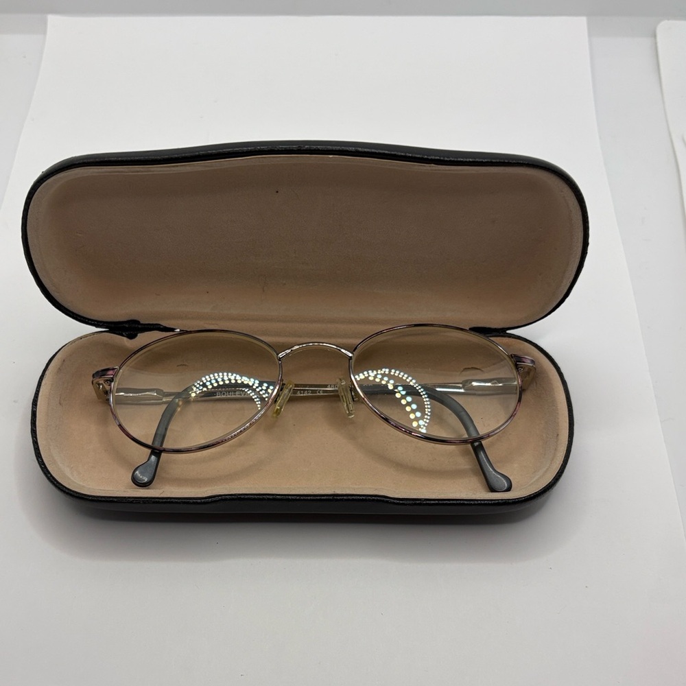Unisex Boulevard boutique eyeglasses Frames 48-19-135 red Silver Grey